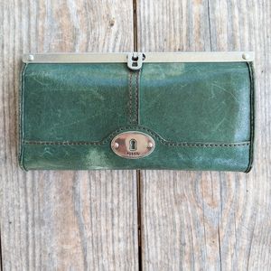 Fossil green leather wallet